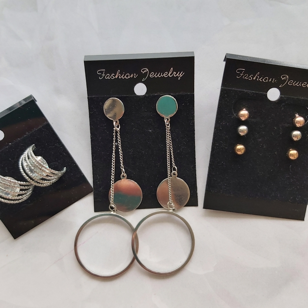 3 for 20$: ❣Fashion Earrings  3pcs